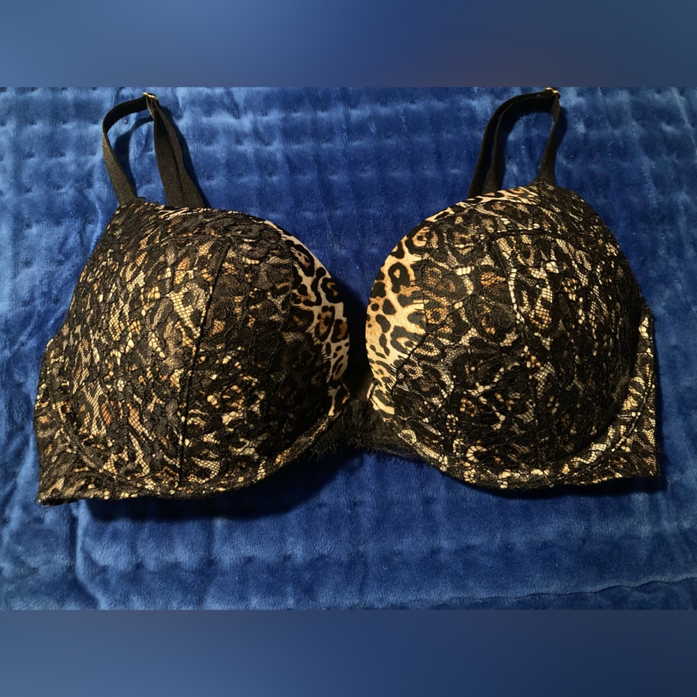 Victoria’s Secret,size 32D,very sexy push-up bra,animal print with black overlay